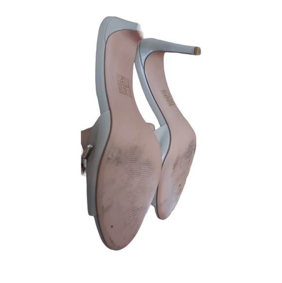 XIX Nineteen Size 9 Beige/cream Heels with Bows - Picture 7 of 11